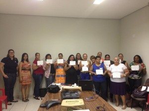Turma de merendeiras de Porto Ferreira - SP durante a entrega do certificado da capacitação